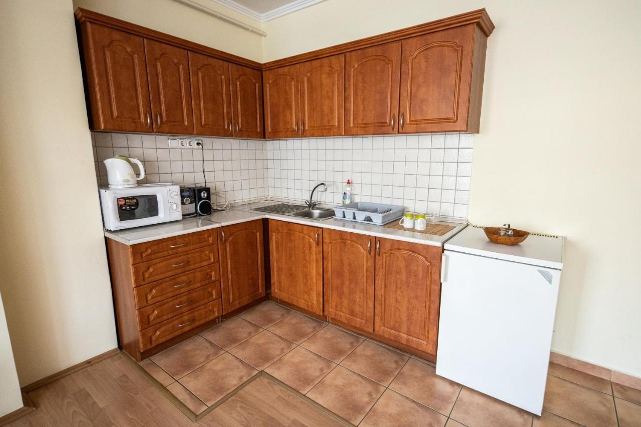 Elit Apartman Appartamento Debrecen Esterno foto
